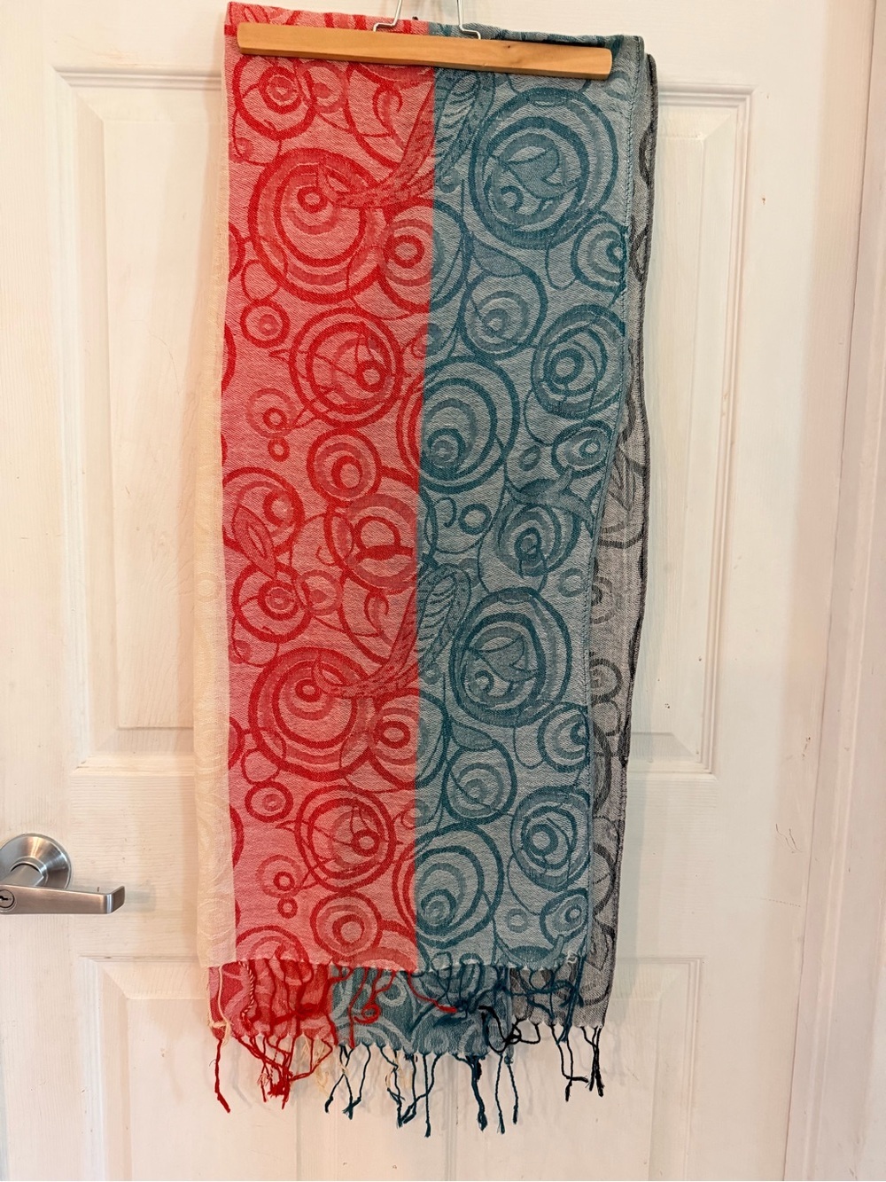 Women’s Swirl Pattern Lightweight Scarf - Red, Teal, Gray